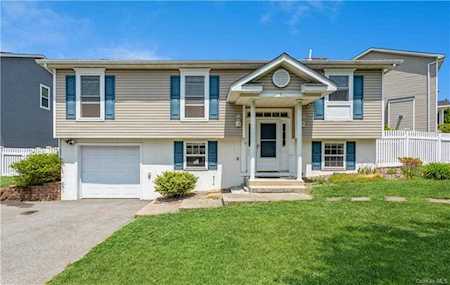 2 Wimbledon Court White Plains, NY 10607