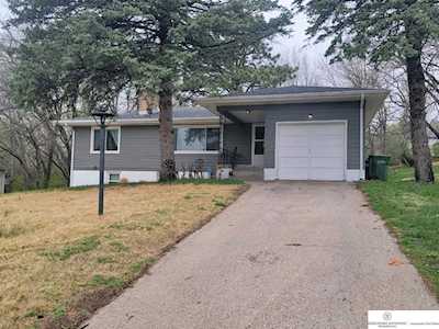 2010 Tulip Ln Bellevue, NE 68005