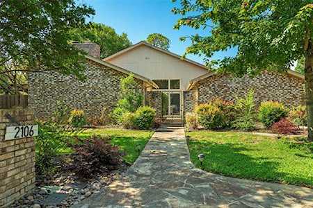 2106 Riverforest Court Arlington, TX 76017