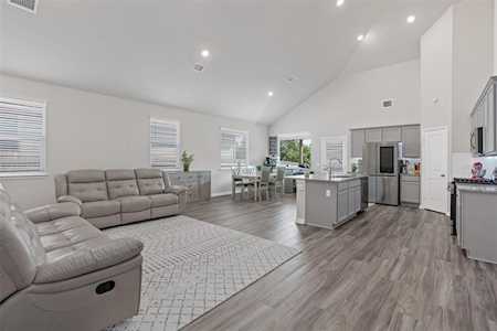 312 Empress Tree DR Leander, TX 78641