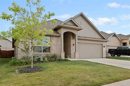 504 Nicklaus Way Denton, TX 76210