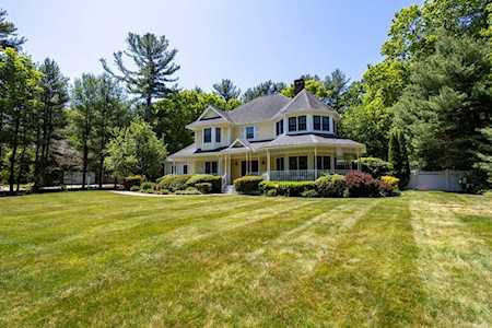 28 Cornerstone Drive Easton, MA 02356
