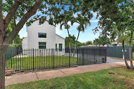 1327 Biarritz Dr Miami Beach, FL 33141