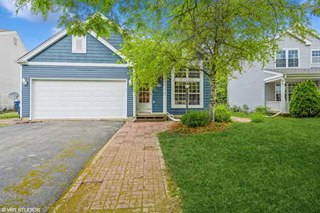 648 Nichole Ln Geneva, IL 60134
