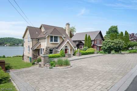 14 E Shore Trl Sparta Twp., NJ 07871