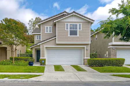 1764 Cottonwood Dr Vista, CA 92081