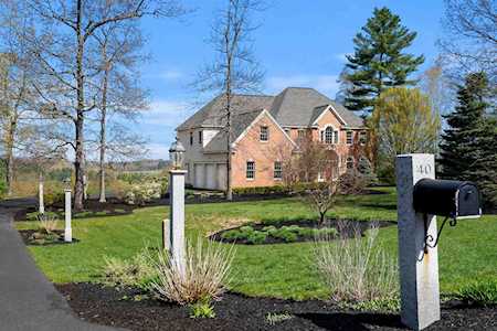 40 Long Hill Rd Hollis, NH 03049