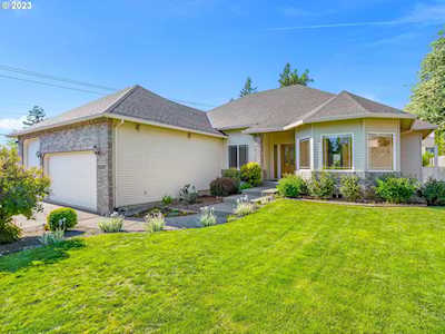 12270 SE Blaine DR Clackamas, OR 97015