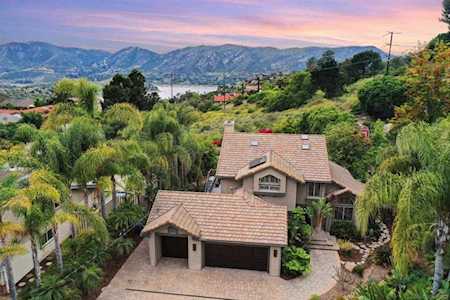 3321 Via Loma Vista Escondido, CA 92029
