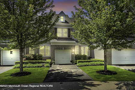 7 Demarest Dr Manalapan, NJ 07726