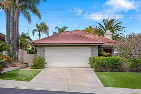 1934 Rosewood St. Vista, CA 92081