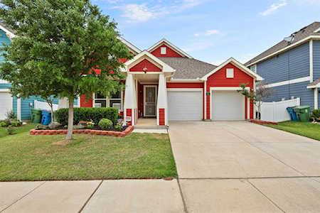 8943 Stallings Drive Aubrey, TX 76227