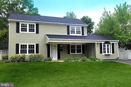 2804 Stonybrook Dr Bowie, MD 20715