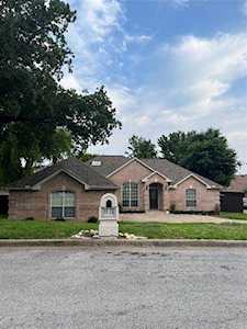 9132 High Oaks Drive North Richland Hills, TX 76182