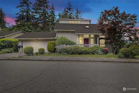 1907 Rolling Hills Ave SE Renton, WA 98055