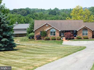 22204 Troy Ln Hagerstown, MD 21742