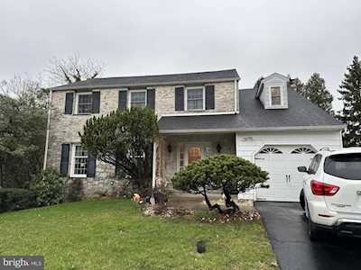 748 W Rolling Rd Springfield, PA 19064