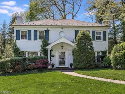 1 Crestwood Drive Maplewood Twp., NJ 07040