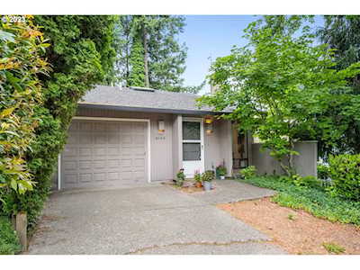 6105 SW 68th CT Portland, OR 97223