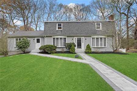 15 Crestridge Dr East Greenwich, RI 02818