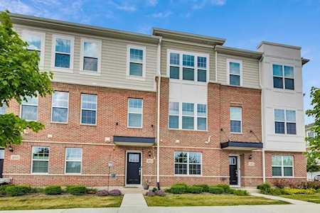 3053 Anna Marie Ln Naperville, IL 60564