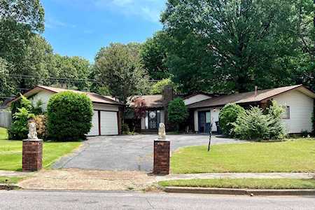 2070 Ridgeway Rd Memphis, TN 38119