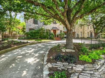 615 E Mandalay Dr San Antonio, TX 78212