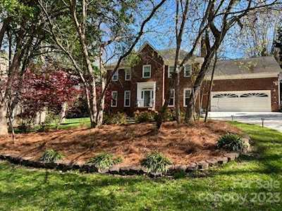 9807 Glastonbury Ct Charlotte, NC 28270