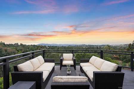 16224 Rostrata Hill Road Poway, CA 92064