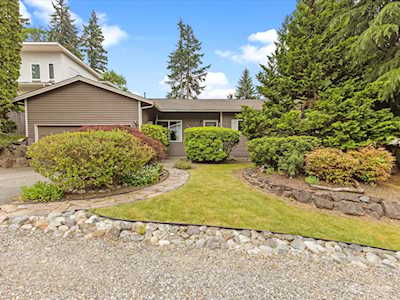 13017 NE 95th St Kirkland, WA 98033