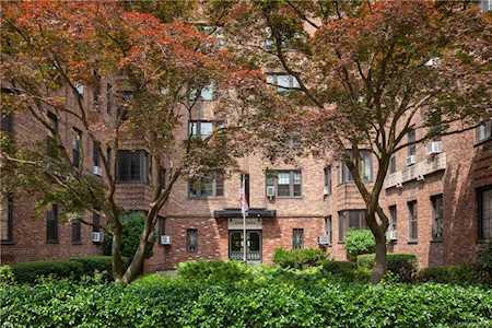 35 Parkview Avenue #3M Bronxville, NY 10708