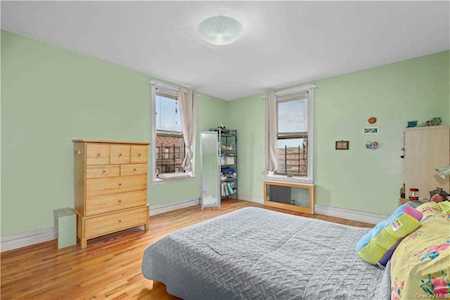 2922 Barnes Avenue #6F Bronx, NY 10467