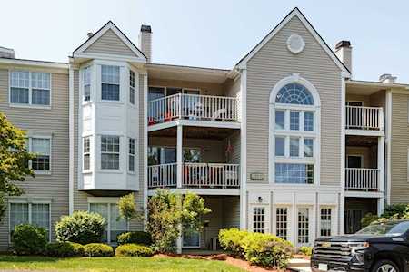 2 Galloway Rd #5 Merrimack, NH 03054