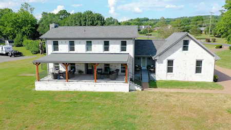 233 Cherokee Rd Hendersonville, TN 37075