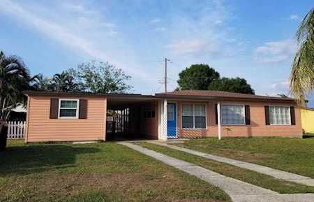 1914 28th Avenue Dr W Bradenton, FL 34205