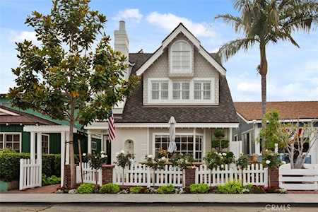 223 Diamond Ave Newport Beach, CA 92662
