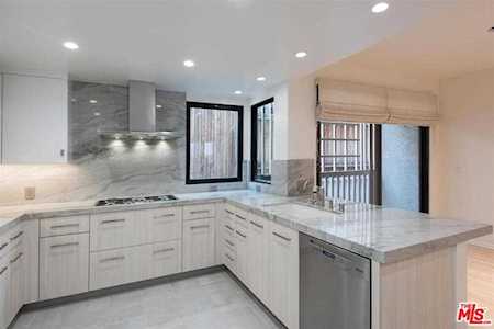 945 21st St #2 Santa Monica, CA 90403