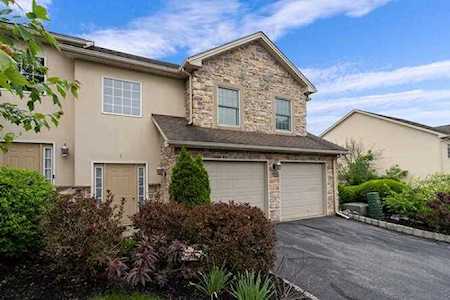 1 Tamarack Ct Easton, PA 18040