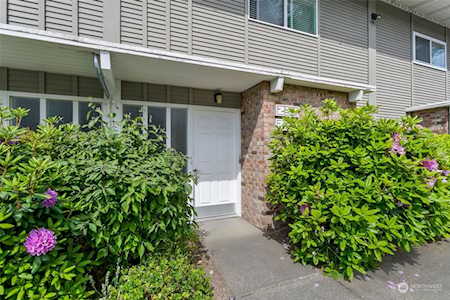 5711 122nd Place SE #221 Bellevue, WA 98006