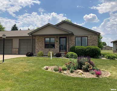 1254 Kingsbury Rd Washington, IL 61571