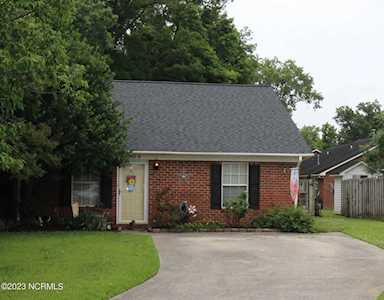 2802 Richard Drive Greenville, NC 27834