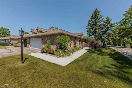 2723 Shakespeare Ln Avon, OH 44011