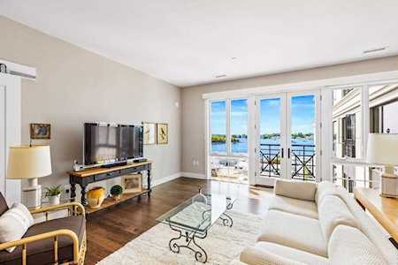 10 Shipyard Dr #408 Hingham, MA 02043