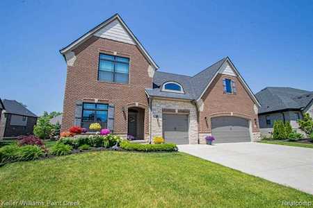 21911 Majestic Dr Macomb Twp, MI 48044