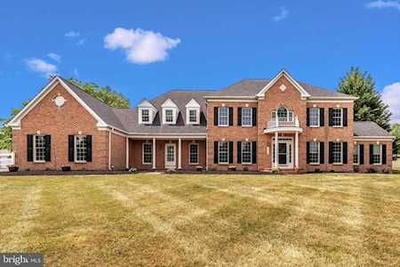 3656 Camelback Dr Mount Airy, MD 21771