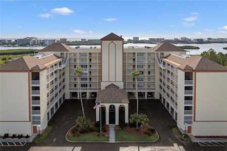 9000 Commodore Dr #707 Seminole, FL 33776