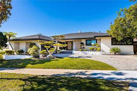 5419 S Garth Ave Ladera Heights, CA 90056