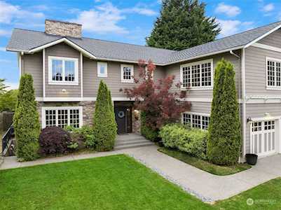 3715 Magnolia Blvd W Seattle, WA 98199