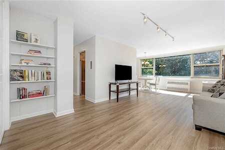 12 Old Mamaroneck Road #6J White Plains, NY 10605