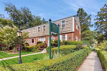 907 Palmer Ave #7K Mamaroneck, NY 10543